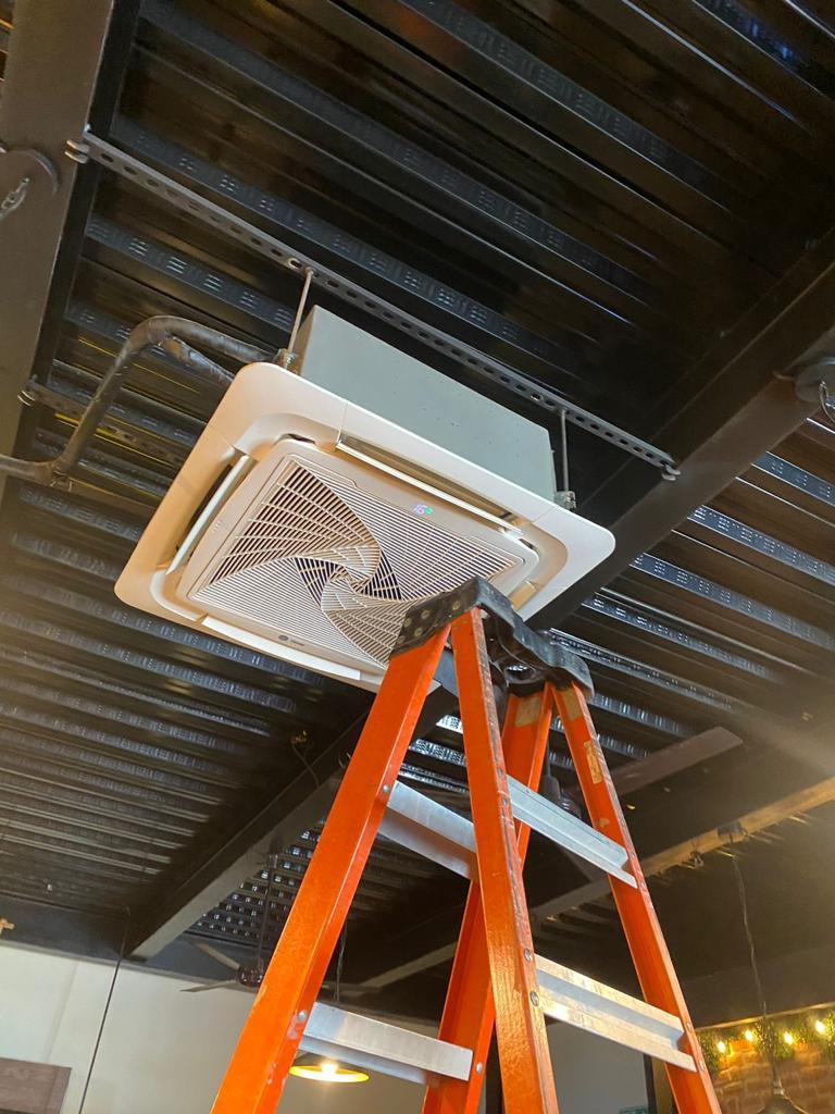 INSTALACION Y MANTENIMIENTO 